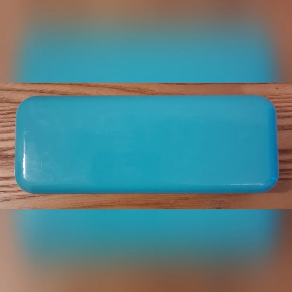 EUC Tiffany & Co. Blue Leather Hard Clam Shell Travel Glasses Sunglasses Case